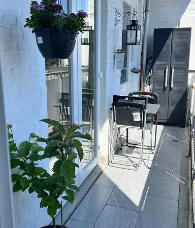 5stars In A Shared Flat By The Beach, The Dunes And The Harbor Den Haag